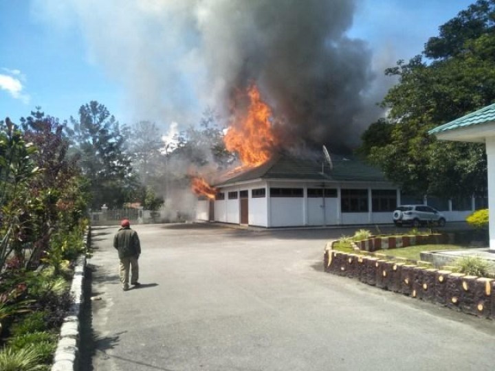 Demo di Wamena Berujung Rusuh, Sejumlah Kantor Dibakar