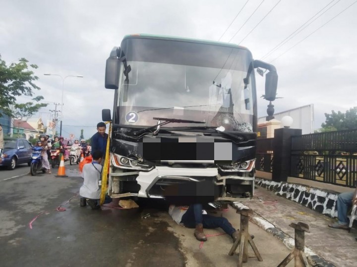 Bus Perusahaan yang Terlibat Kecelakaan di Jalan Letjen S Parman Kembali Dicek
