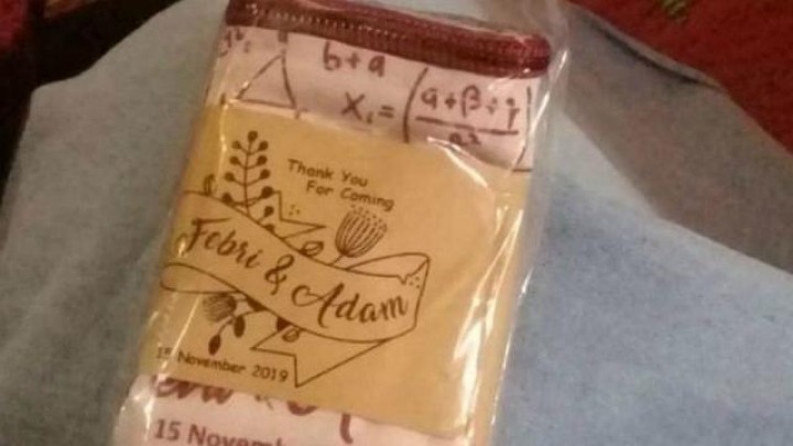Suvenir Pernikahan Unik Guru Matematika Ini Jadi Viral, Seperti Apa?