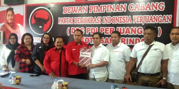 Andi Harun Daftarkan Diri Sebagai Cawali Di Kantor DPC PDIP Kota Samarinda