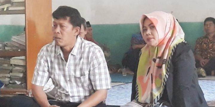 Sepasang Suami Istri di Garut Jadi Calon Kepala Desa