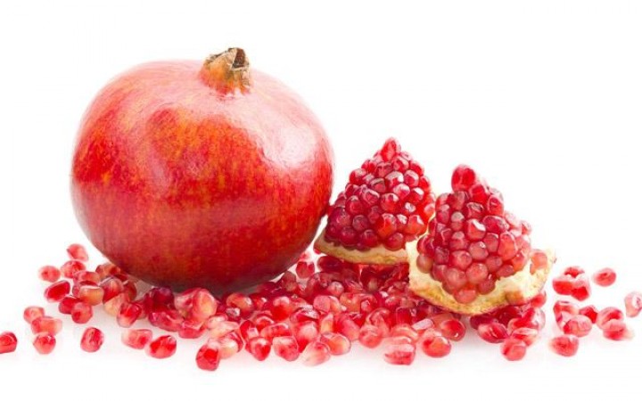 Jangan Minum Obat Bersamaan dengan Buah Delima!