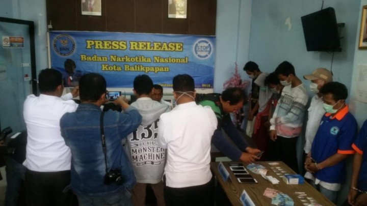 Dua Pasutri Pengedar Sabu Ditangkap 