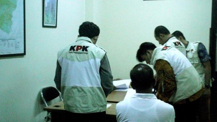 KPK Geledah Bank di Indramayu Terkait Suap Bupati Supendi