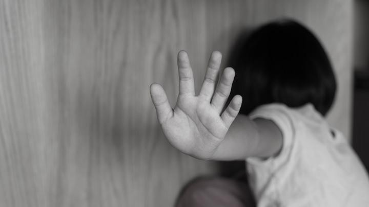 Baru 3 Bulan Nikah Cabuli Anak Tiri, Istri Histeris saat Pergoki Suami