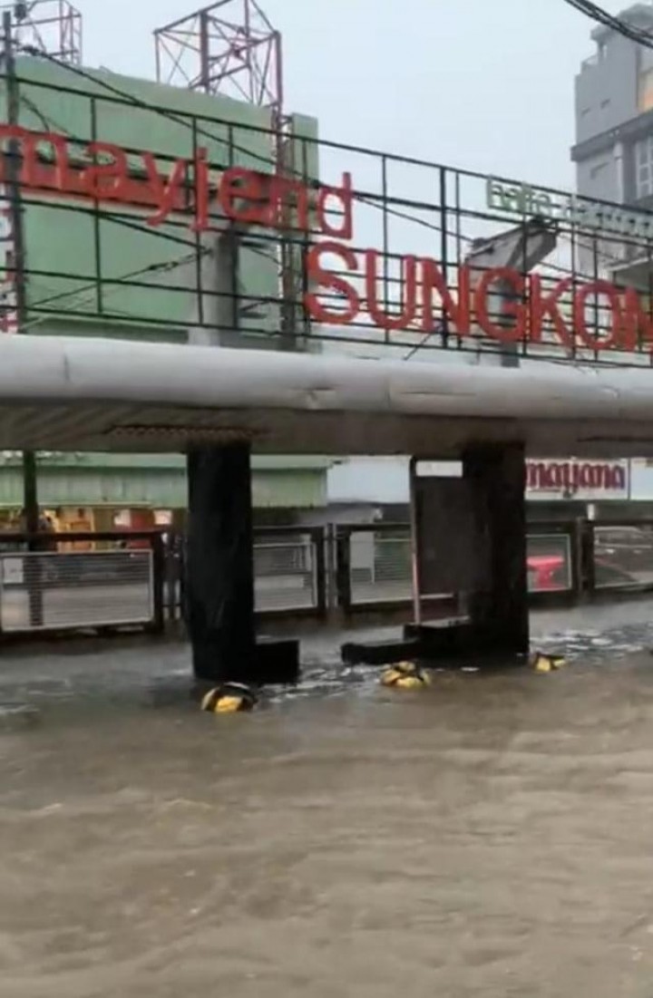 Mengapa Banjir di Surabaya Bisa Surut dalam 2 Jam?