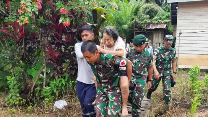Kisah Nenek Sempel Hidup Sebatang Kara di Perbatasan Indonesia-Malaysia