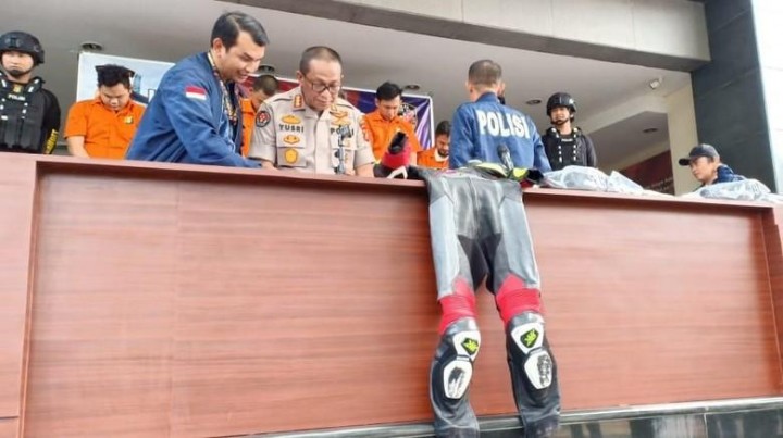 Bersenjata Pulpen, Ini Modus Komplotan Bobol Koper Pembalap di Bandara