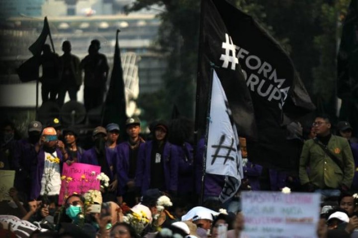 Mahasiswa Masih Melawan