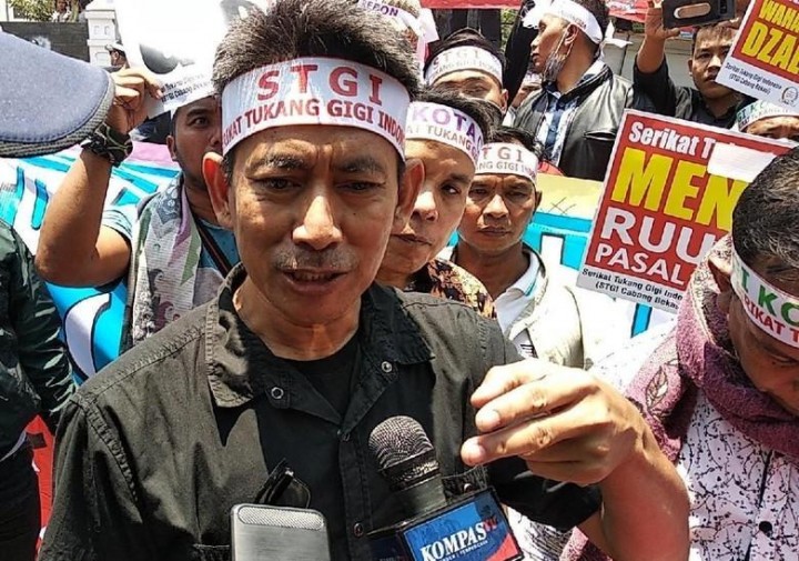 Pasal Kriminalisasi Muncul Lagi, 75 Ribu Tukang Gigi Terancam Nganggur