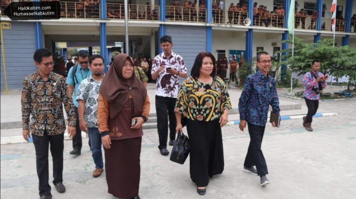 Tim Penilau Kihajar 2019 Sambangi Sekolah di Kutim 