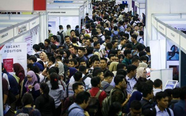 Jokowi Gaji Pengangguran Rp7 Juta Pada 2020 