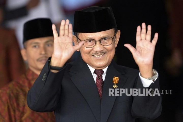 Presiden Jokowi Berbelasungkawa Atas Meninggalnya BJ Habibie