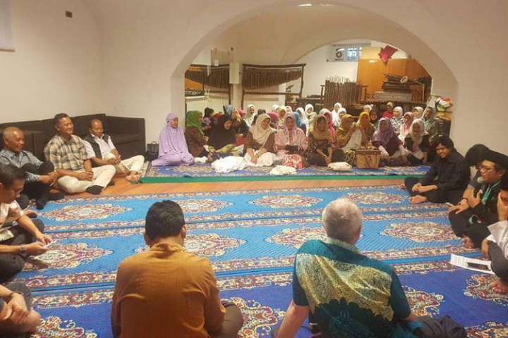 Ustad Asal Bontang Isi Ceramah di KBRI Roma