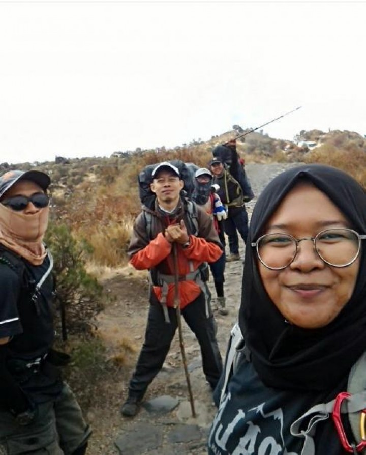 Kisah Wahyu Mendaki Gunung Lawu di Malam 1 Suro, Ngaku Dikawal Prajurit Kerajaan