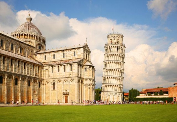 Unik, Ada Festival Tahunan untuk Orang Jelek di Italia