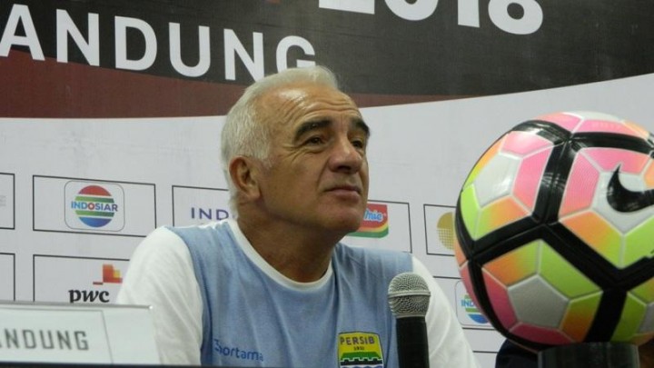 Jamu Arema, Gomez; Borneo Harus Menang 