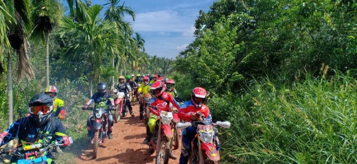 Ratusan Rider Jajal Ketangguhan CRF 150 L di Alam Pesisir Handil