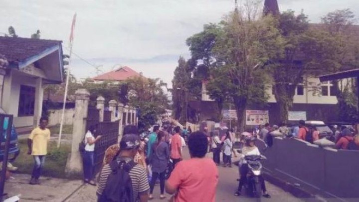 Gempa magnitudo 6,8 guncang Ambon, masyarakat lari ke gunung