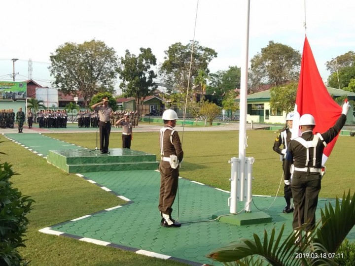 Upacara Gabungan, TNI dan Polri Tegaskan Netral 