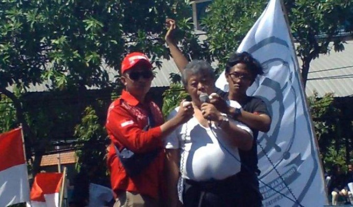 Copot Baju Dinas, Ketua DPRD Jatim Ikut Mendukung Tuntutan Para Mahasiswa