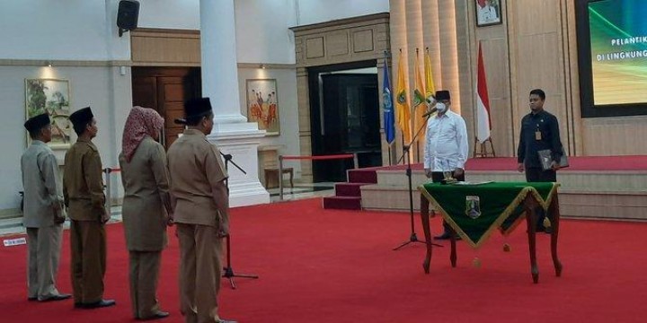 Berdalih untuk Antisipasi, Gubernur Banten Pakai Masker Saat Lantik Pejabat