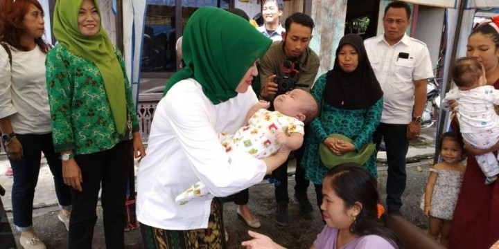 Rima Hartati Bantu Korban Kebakaran Kelurahan Melayu, Kukar    