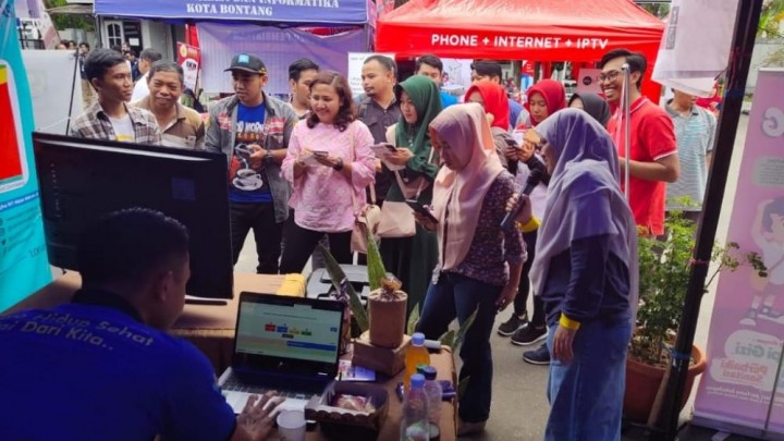 Bagi-Bagi Hadiah, Stand Dinkes di Bontang Smart Festival 2020 Disesaki Pengunjung