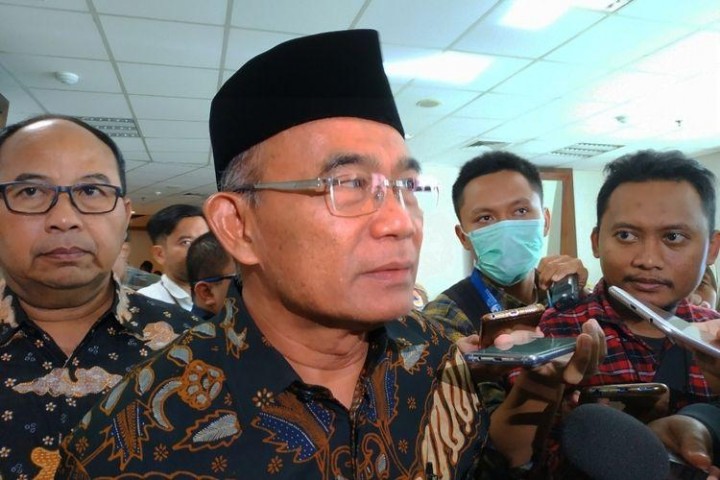 Pemerintah Imbau Masyarakat Tak Panik dan Timbun Bahan Pokok