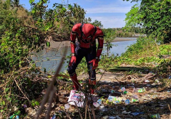 Terusik Gara-Gara Sampah, Spider-Man pun Beraksi