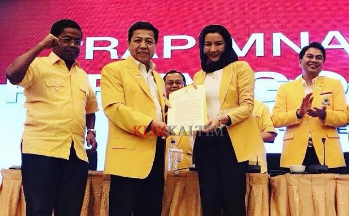 Diserahkan Setnov, Rita Resmi Kantongi SK DPP Golkar