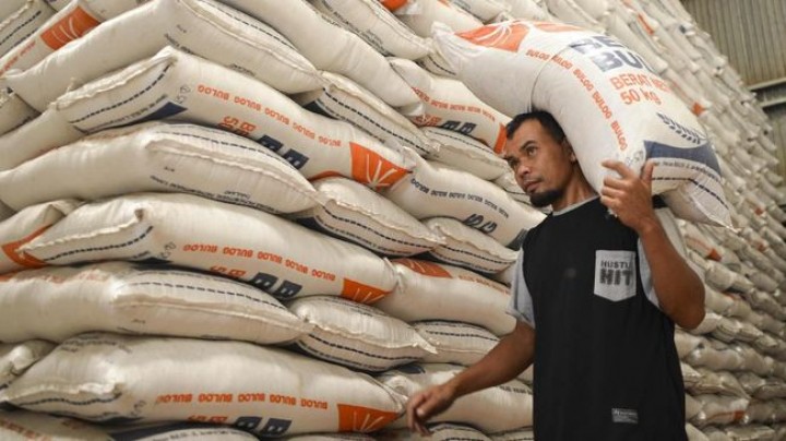 Corona, Pemerintah Kerek Bantuan Pangan Jadi Rp200 Ribu