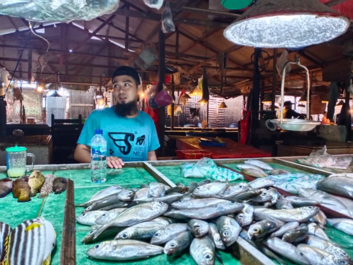 Dampak Sosial Distancing, Omset Penjual Ikan Turun Hingga 40 Persen