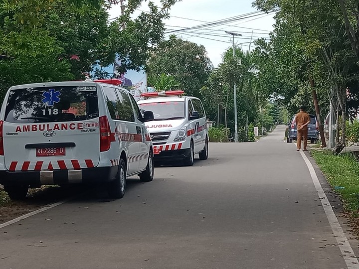 Dinkes Disinfektan Kantor  KPU Bontang