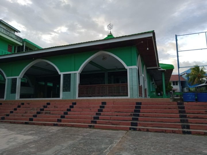 Masjid Miftahul Huda Tetap Laksanakan Salat Jumat Berjamaah
