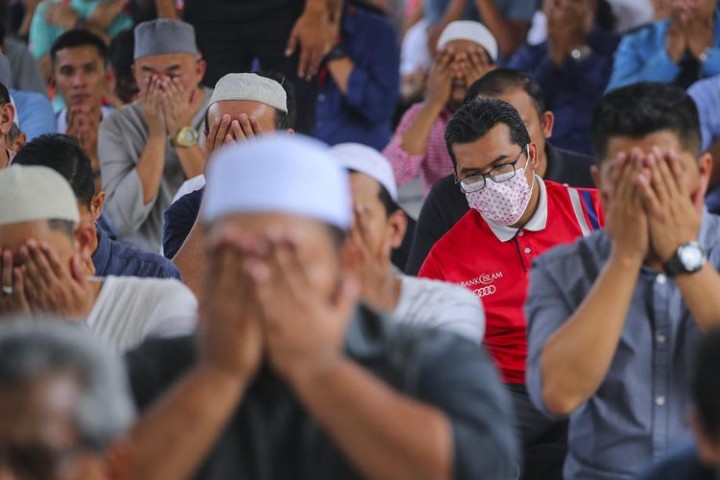 MUI Rilis Fatwa Terkait Ibadah Saat Wabah Corona, Ini Isi Lengkapnya
