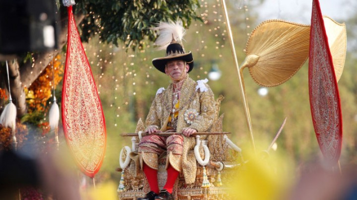 Raja Thailand Isolasi Diri Bersama 20 Selir di Hotel Jerman