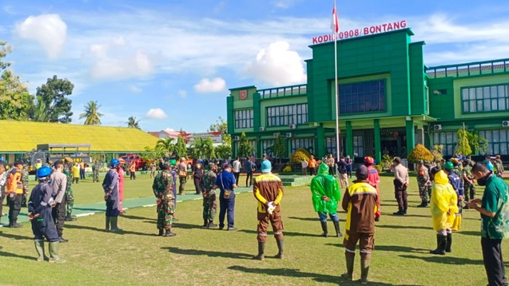 Sigap Tangani Covid-19, TNI-POLRI dan Pemkot Lakukan Penyemprotan Desinfektan