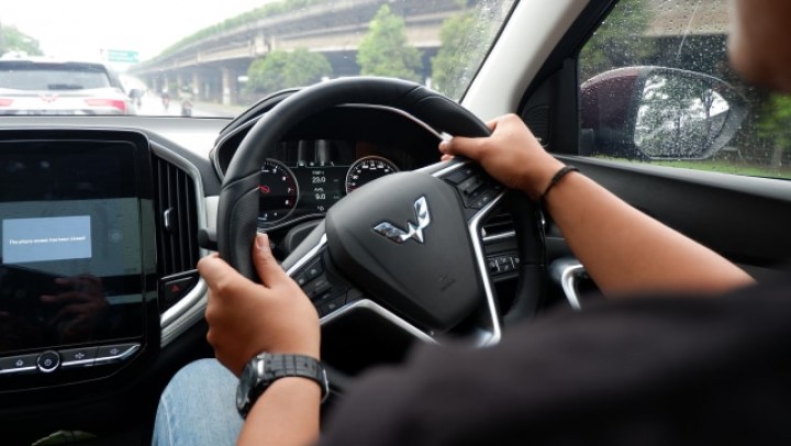 Awas! Hindari Kebiasaan Memutar Setir Mobil Sampai Mentok