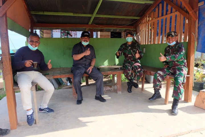 Dandim Sujarnawa dan Ketua DPRD Abdulloh Ngopi Bareng di Poskotis