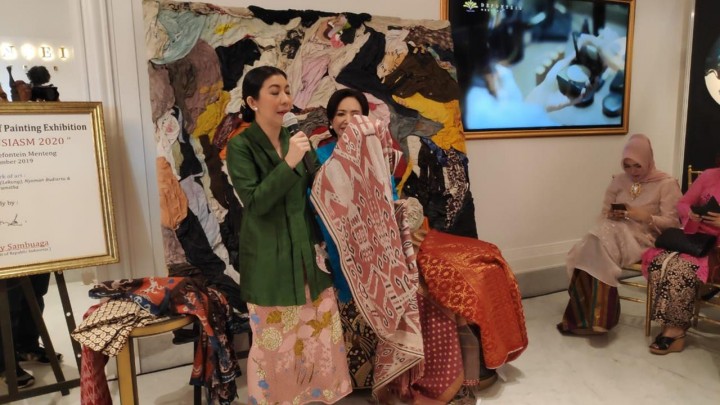 Kata Pecinta Fashion Tentang Tenun Ikat Suku Dayak: Banyak Bahasa Lambang