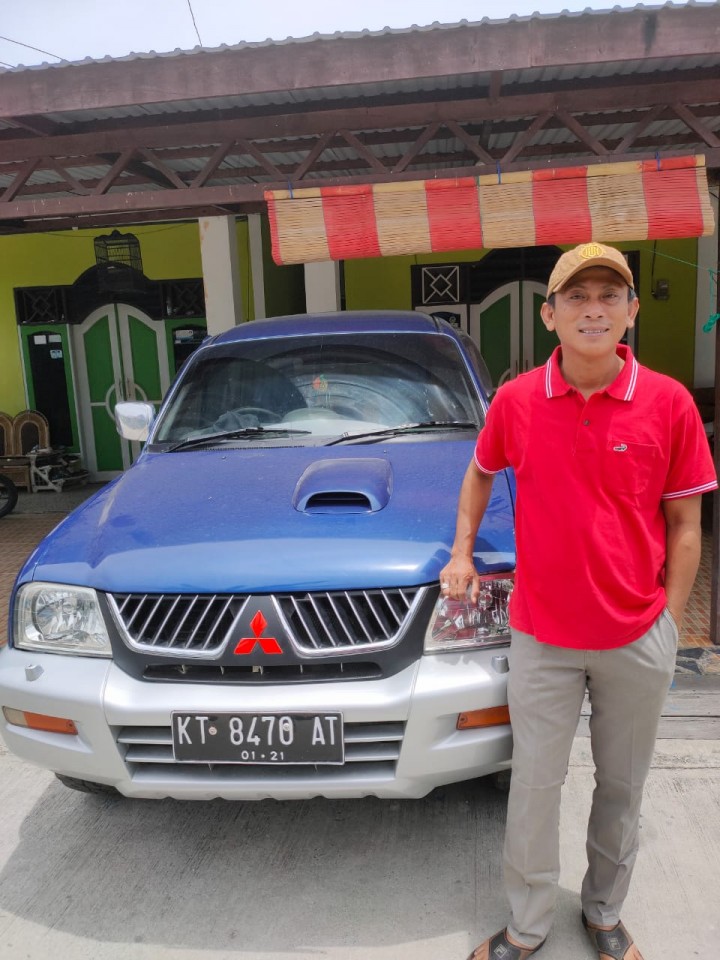 Langka di Pasaran, Anggota Dewan Ini Rela Tukar Mobil dengan Masker untuk Warga