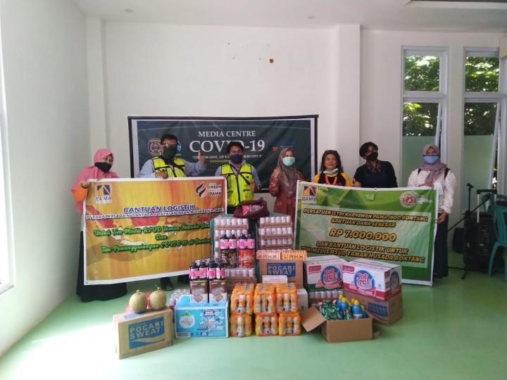 Peduli Tim Medis Covid-19 Bontang, PT Pamapersada Sumbang Logistik dan Multivitamin