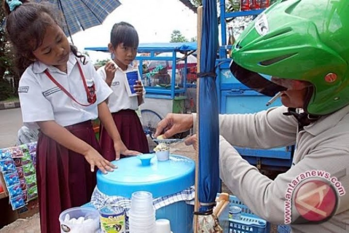 Pekerja Serabutan Hingga Penjual Gerobak Keliling Terima Santunan Rp 500 Ribu, Ini Kriteria Penerima Bantuan
