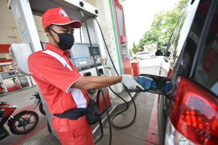 Sudah 30 Hari Dijanjikan Jokowi Tapi Harga BBM Belum Turun, Harusnya Rp 5.000-an