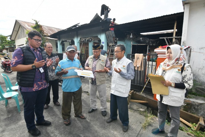 Salurkan Zakat Karyawan, UPZ Pupuk Kaltim Blusukan Tiap Bulan Sikapi Kondisi Sosial di Bontang