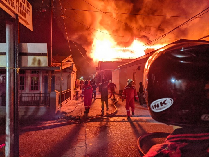 50 Persen Tubuh Dua Korban Kebakaran Kampung Jawa Alami Luka Bakar