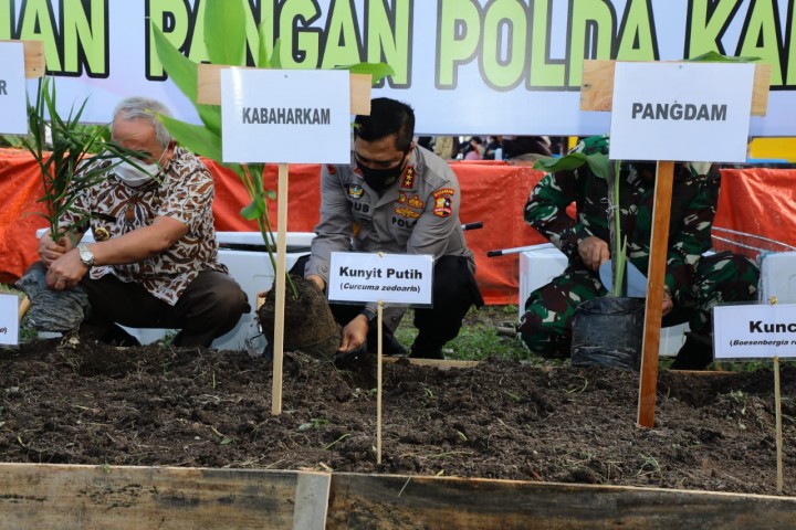 Supervisi Program Ketahanan Pangan, Kabaharkam Kunjungi Kampung Tangguh Nusantara Polda Kaltim