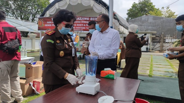 Kejaksaan Blender Sabu Setengah Kilo Senilai Rp 800 Juta