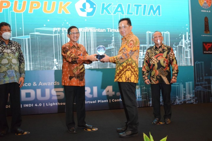 Pupuk Kaltim Raih Penghargaan Lighthouse Industry 4.0 dari Kemenperin, Jadi Role Model Transformasi Digital Industri di Indonesia